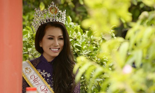 Kelly Trang Tran tim ung vien thi Mrs Vietnam World 2016